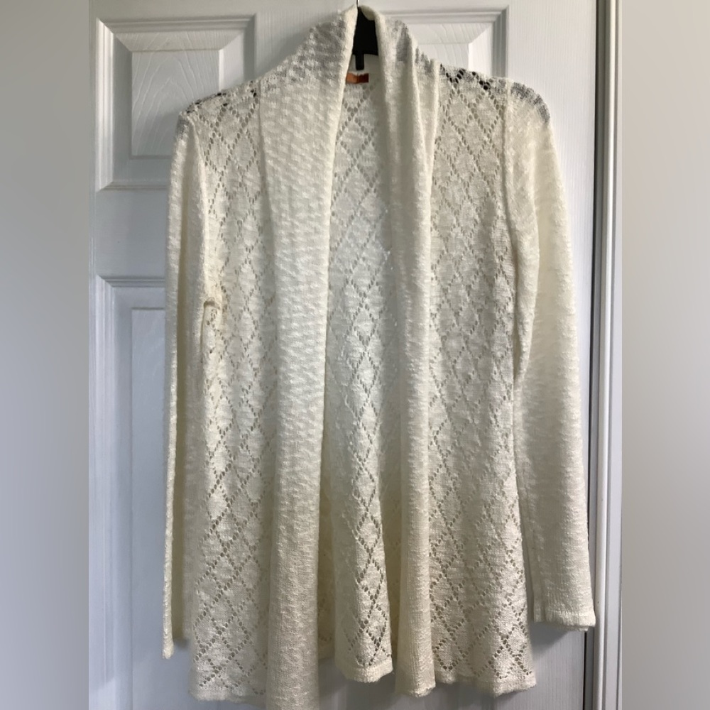 Belldini Long sleeve sweater Price ✂️